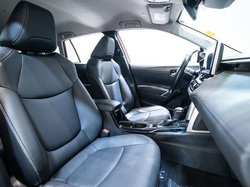 Certified 2023 Toyota Corolla Cross XLE image 16