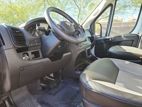 Used 2025 RAM ProMaster 2500 w/ Convenience Group FWD image 2