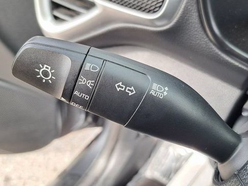 Used 2023 Kia Soul LX w/ LX Technology Package FWD image 12