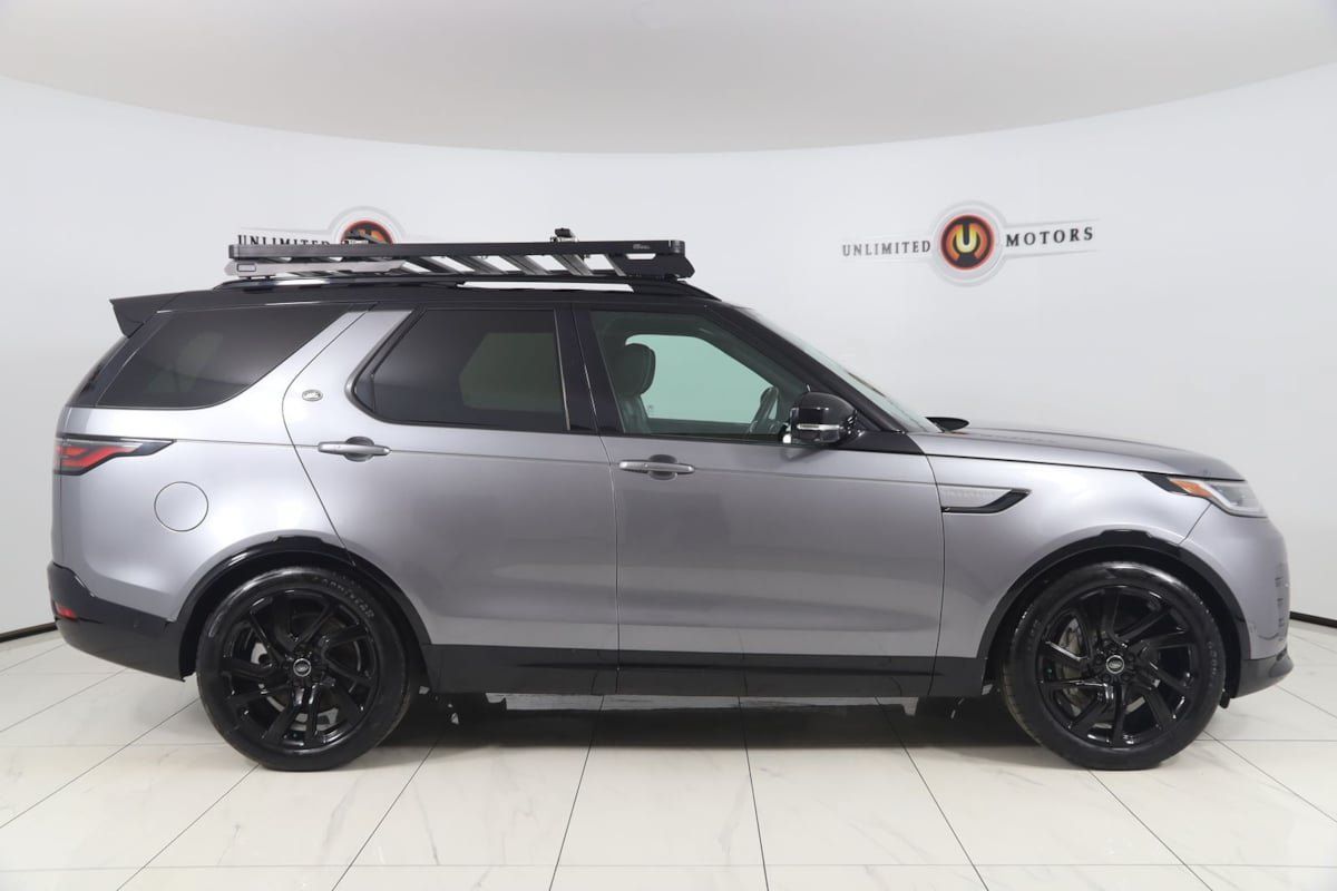 Used 2023 Land Rover Discovery S R-Dynamic AWD/4WD image 2