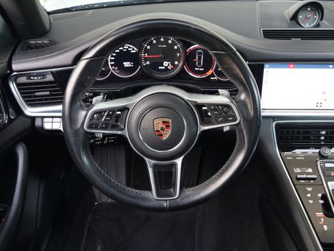 Used 2017 Porsche Panamera 4S image 17
