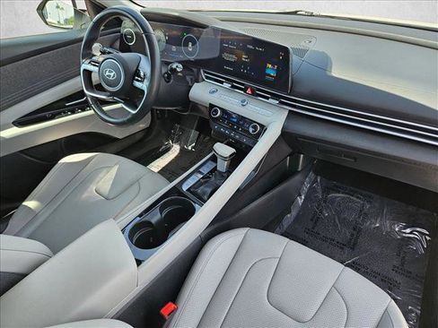 Used 2024 Hyundai Elantra Limited image 27