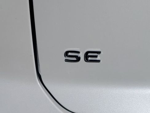 New 2026 Volkswagen Atlas Cross Sport SE FWD image 7