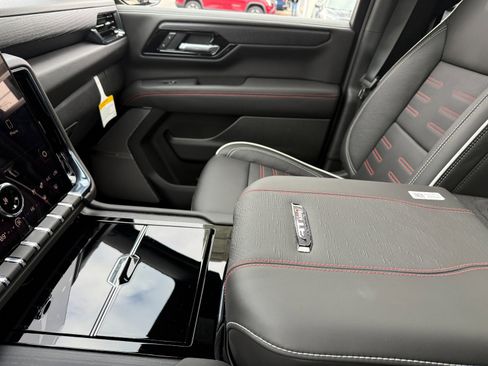 New 2026 GMC Yukon AT4 Ultimate w/ LPO, Illumination Package image 35