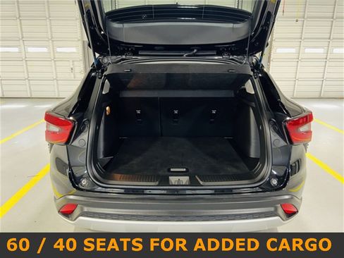 Used 2025 Chevrolet Trax LT image 9