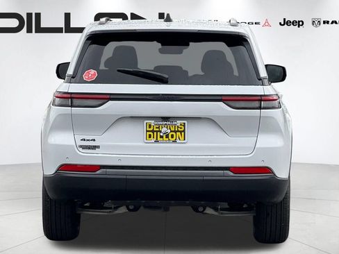 New 2026 Jeep Grand Cherokee Altitude AWD/4WD image 4