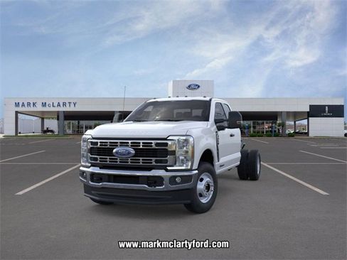 New 2026 Ford F350 XL w/ XL Chrome Package image 2