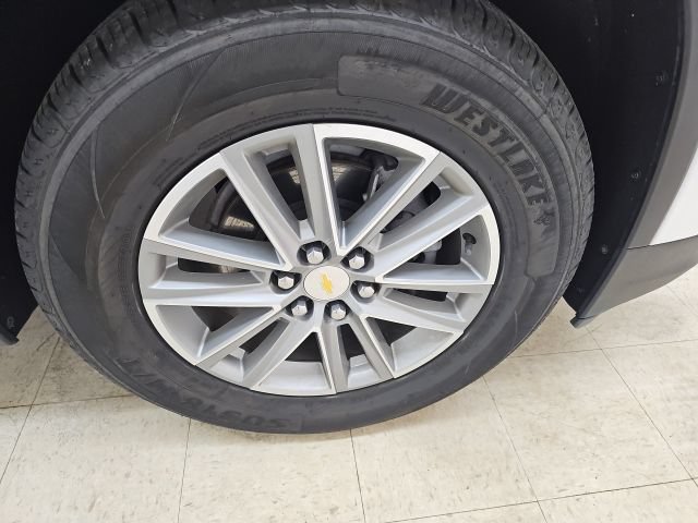 Used 2023 Chevrolet Traverse LT FWD image 11