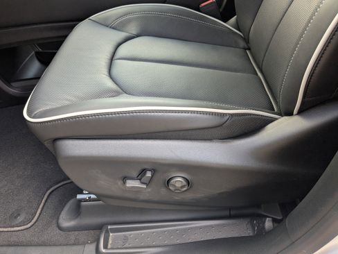 New 2026 Chrysler Pacifica Limited image 18