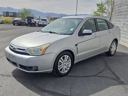 Used 2009 Ford Focus SEL FWD image 8
