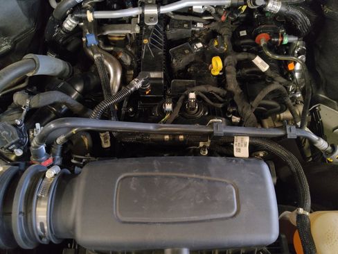 Used 2024 Ford Explorer XLT w/ Equipment Group 202A image 30