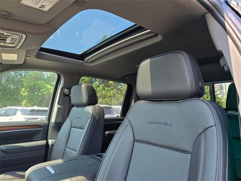New 2025 GMC Sierra 3500 Denali w/ Denali Reserve Package image 23