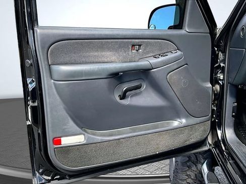 Used 2002 Chevrolet Silverado 2500 LS AWD/4WD image 16