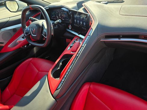 Used 2021 Chevrolet Corvette Stingray Preferred Conv w/ Z51 Performance Package image 11