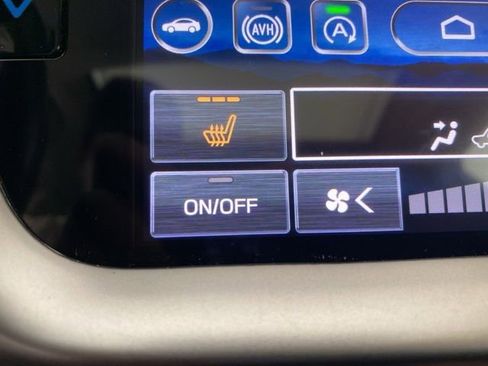 Used 2024 Subaru Outback Premium image 19