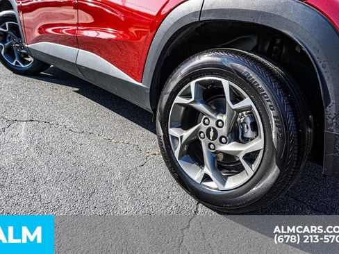Used 2025 Chevrolet Trax LT FWD image 15