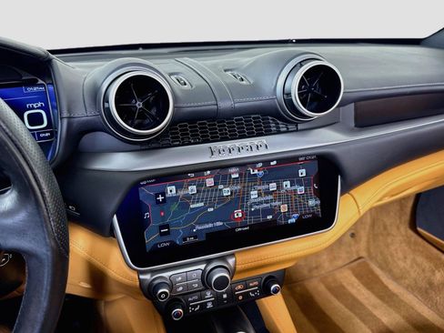 Used 2019 Ferrari Portofino RWD image 18