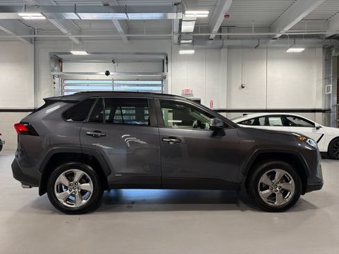 Used 2019 Toyota RAV4 Limited w/ Carpet Mat Package AWD/4WD image 8