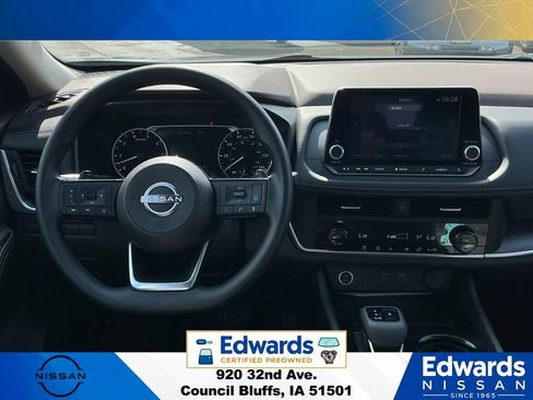 Used 2023 Nissan Rogue SV AWD/4WD image 15