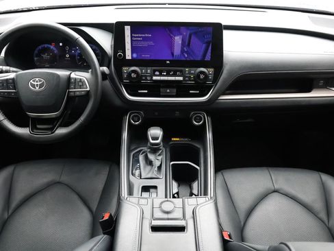 Used 2026 Toyota Grand Highlander AWD image 2