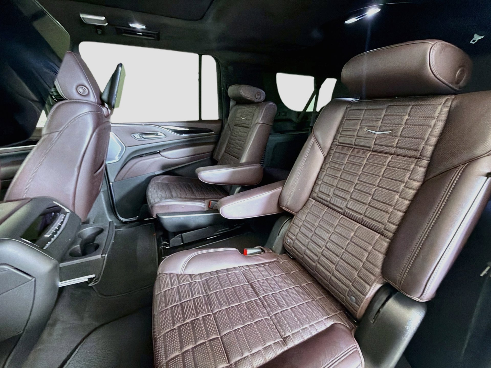 Used 2024 Cadillac Escalade ESV Sport Platinum AWD/4WD image 21