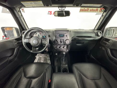 Used 2017 Jeep Wrangler Unlimited Sahara image 35