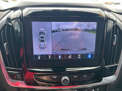 Used 2023 Chevrolet Traverse Premier AWD/4WD image 39