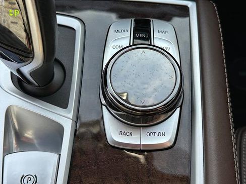 Certified 2022 BMW 740i xDrive w/ M Sport Package image 27