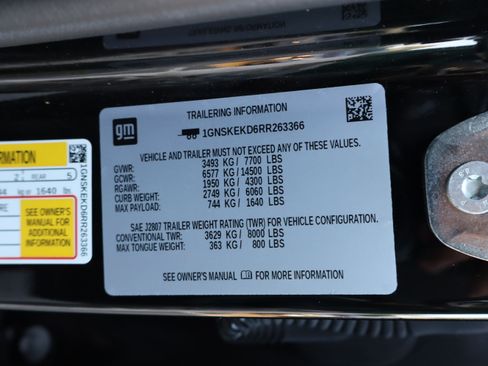 Used 2024 Chevrolet Suburban RST w/ Luxury Package AWD/4WD image 23