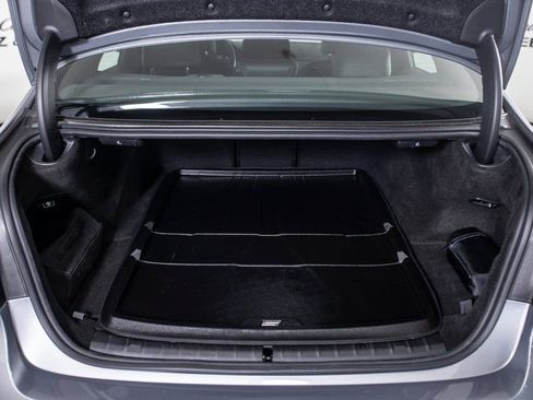 Used 2023 BMW 530e w/ Premium Package image 11