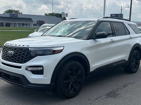 Used 2024 Ford Explorer ST-Line w/ Class IV Trailer Tow Package AWD/4WD image 3