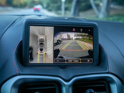 Used 2019 Aston Martin V8 Vantage Coupe image 31