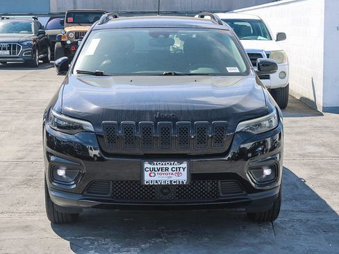 Used 2021 Jeep Cherokee Latitude Plus AWD/4WD image 2