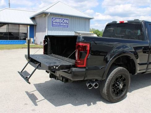 Used 2022 Ford F350 Platinum w/ Tremor Off-Road Package AWD/4WD image 11