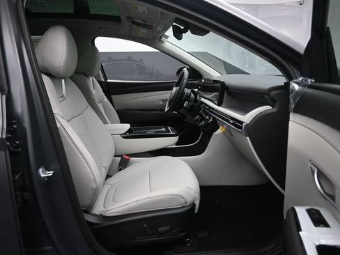 Used 2025 Hyundai Tucson Limited AWD/4WD image 32