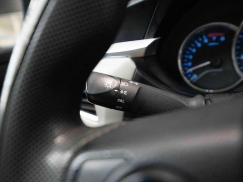Used 2015 Toyota Corolla LE FWD image 13