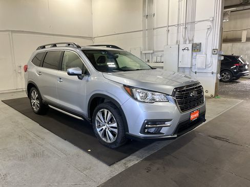 Used 2020 Subaru Ascent Limited w/ Technology Package AWD/4WD image 3