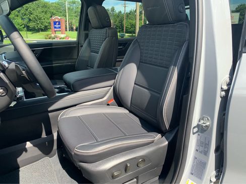 Used 2025 GMC Sierra EV Denali AWD/4WD image 13
