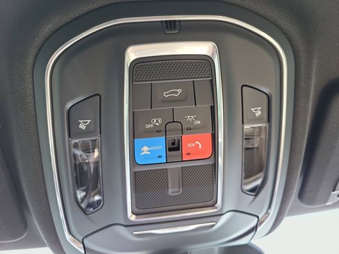 New 2025 Jeep Grand Cherokee Limited image 24