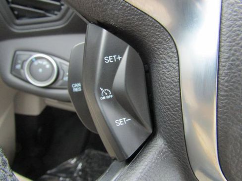 Certified 2018 Ford C-MAX SE w/ Cargo Management Package image 17