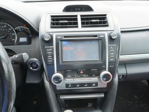 Used 2012 Toyota Camry image 8