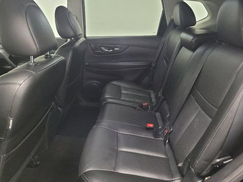 Used 2018 Nissan Rogue SL w/ Premium Package FWD image 18