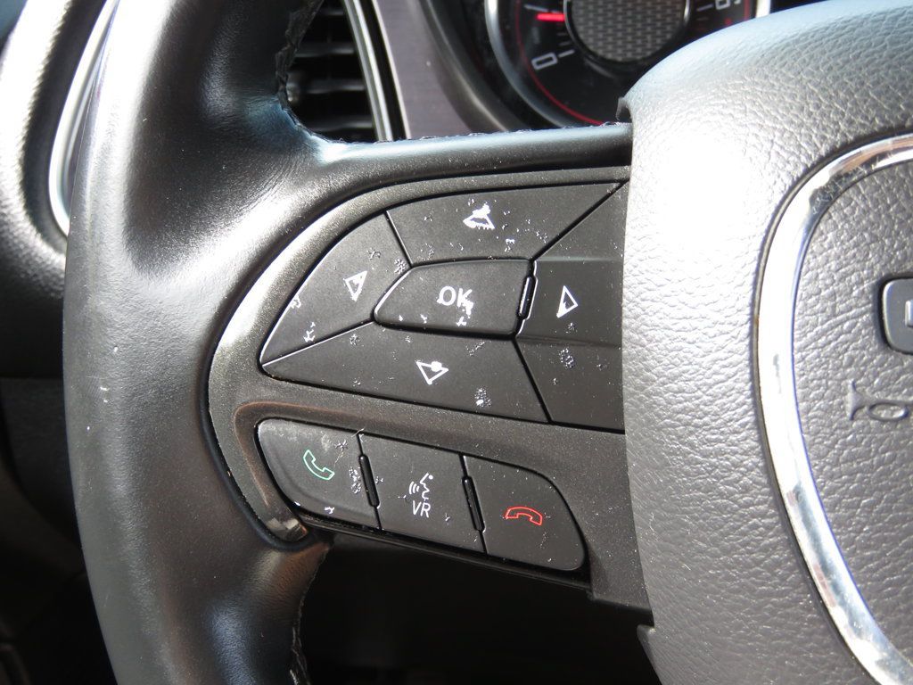 Used 2016 Dodge Challenger SXT RWD image 18