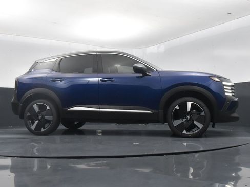 Certified 2025 Nissan Kicks SR image 29