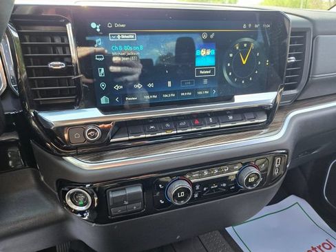 Used 2022 Chevrolet Silverado 1500 LT w/ Protection Package AWD/4WD image 29
