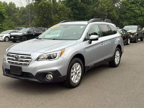 Used 2016 Subaru Outback 2.5i Premium AWD/4WD image 3