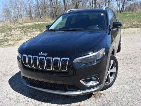 Used 2019 Jeep Cherokee Limited FWD image 12