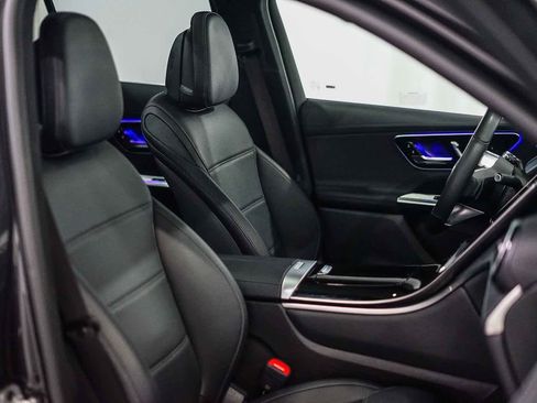 Used 2025 Mercedes-Benz GLC 300 4MATIC image 19