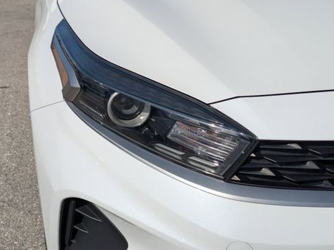 Used 2022 Kia Forte LXS image 10