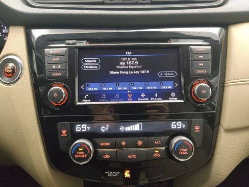 Used 2019 Nissan Rogue SL w/ Premium Package image 25